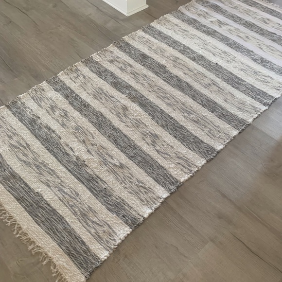 SOLD ! Runner/Area Rug. NWOT - Picture 10 of 14